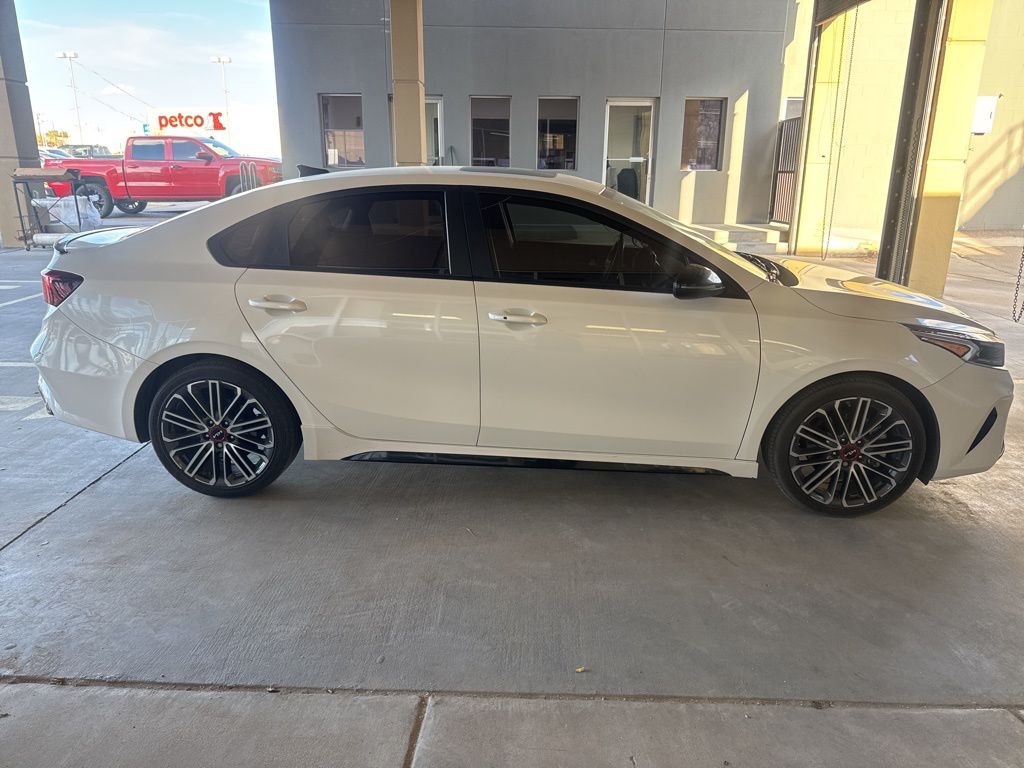 2022 Kia Forte GT photo 2