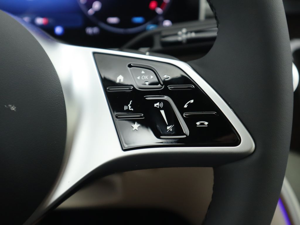 2025 Mercedes Benz C 300 photo 13