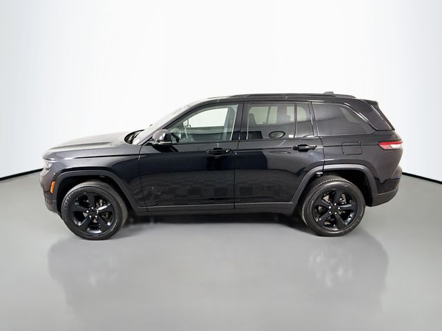 2023 Jeep Grand Cherokee Altitude photo 4