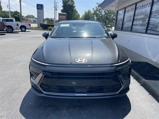 2025 Hyundai Sonata Hybrid SE photo 3