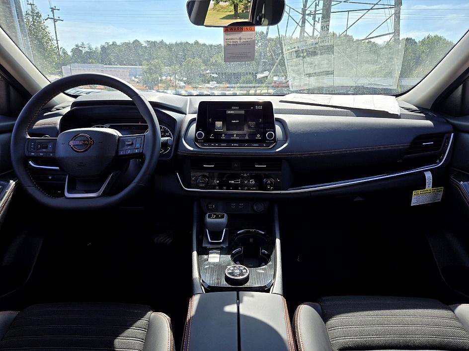 2026 Nissan Rogue SV photo 10