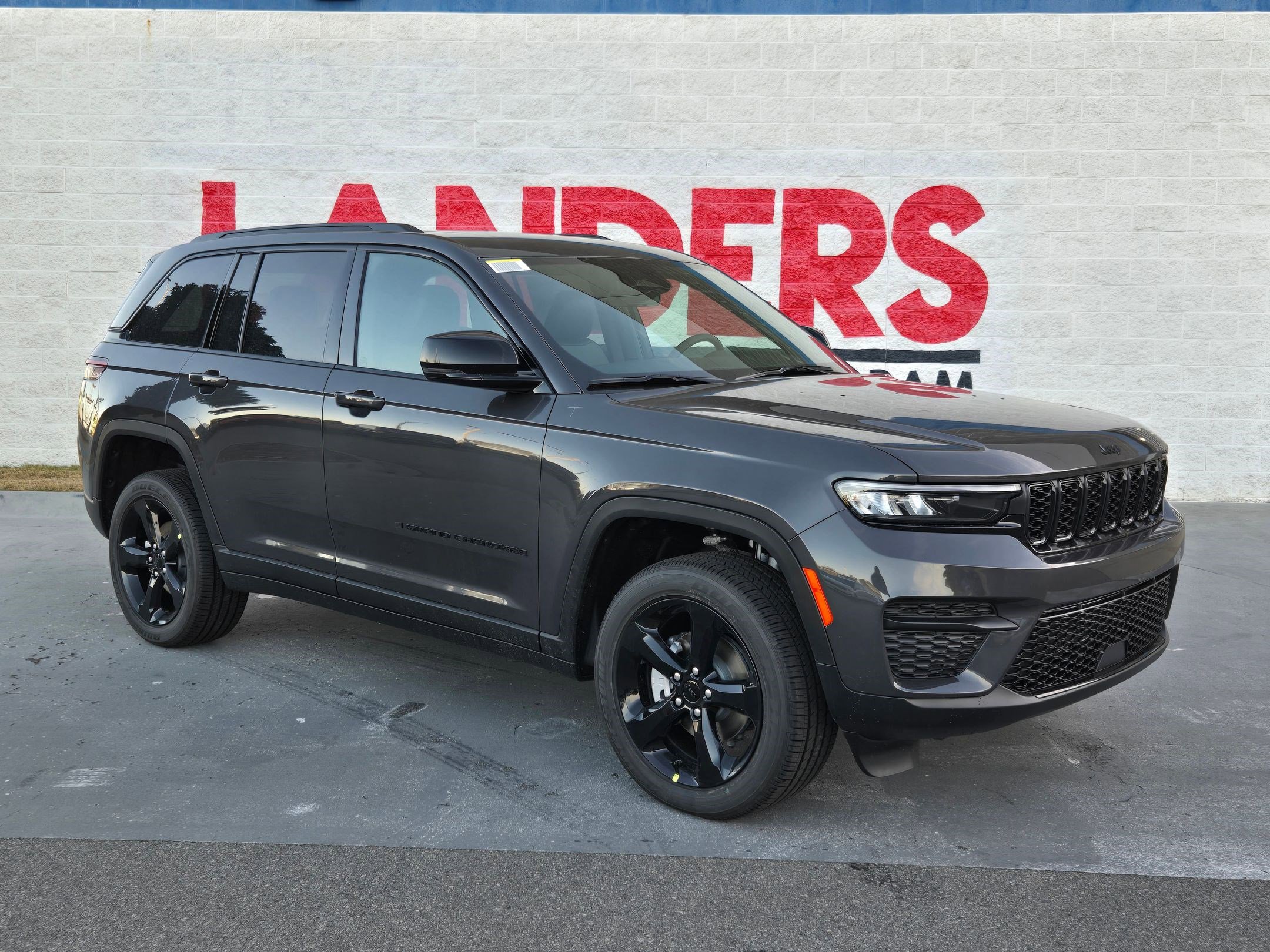 2025 Jeep Grand Cherokee Altitude's photo