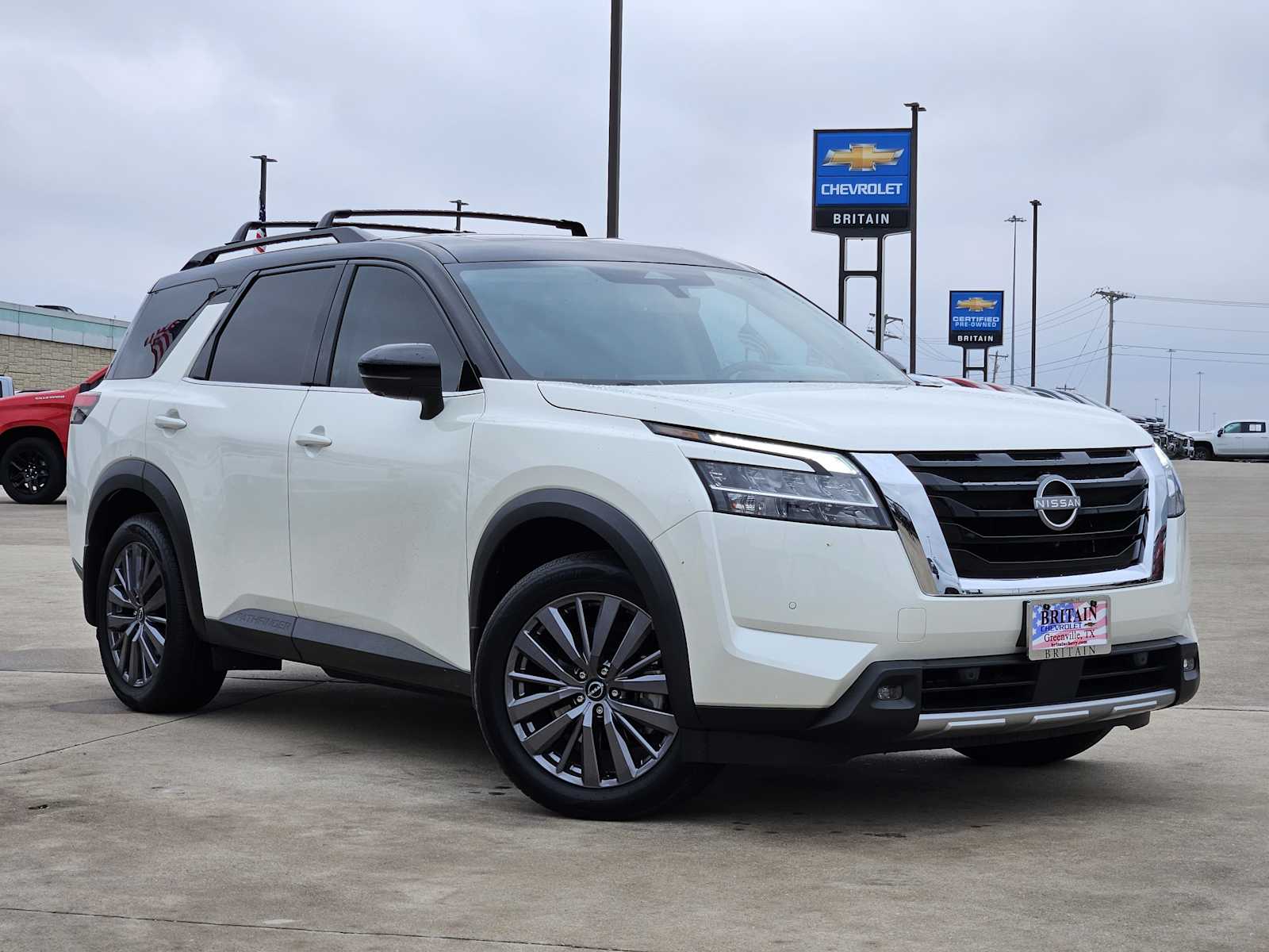 2023 Nissan Pathfinder SL's photo