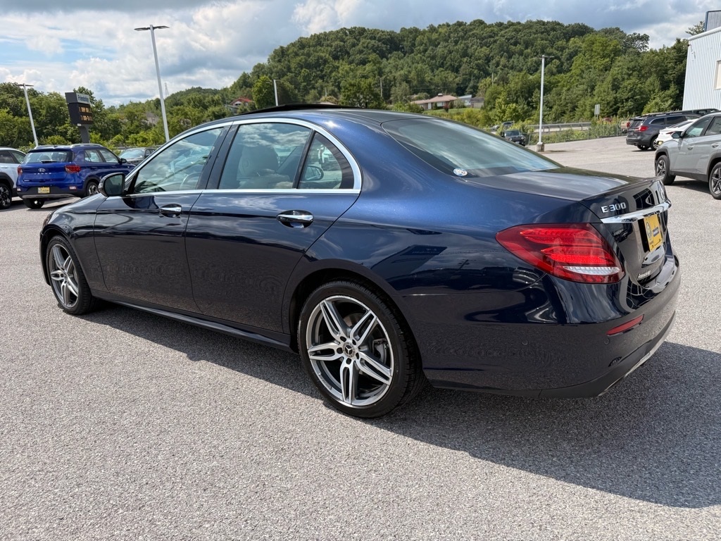2019 Mercedes Benz E 300 4MATIC photo 4