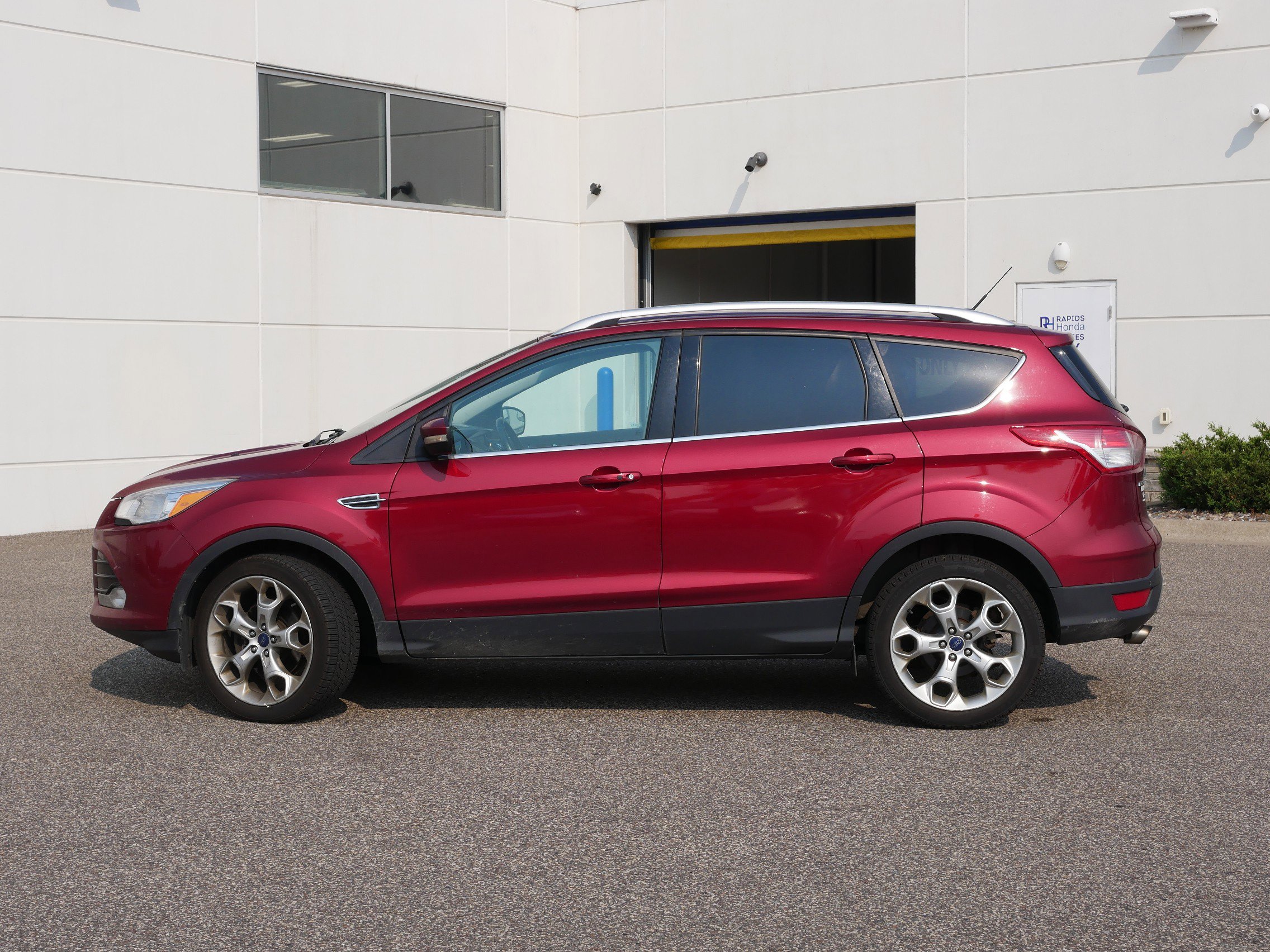 Used 2014 Ford Escape Titanium with VIN 1FMCU9J92EUD72373 for sale in Coon Rapids, Minnesota