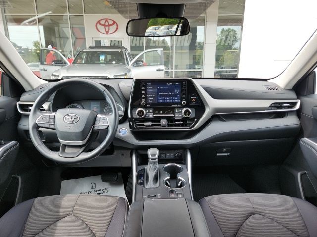2022 Toyota Highlander Hybrid LE photo 14