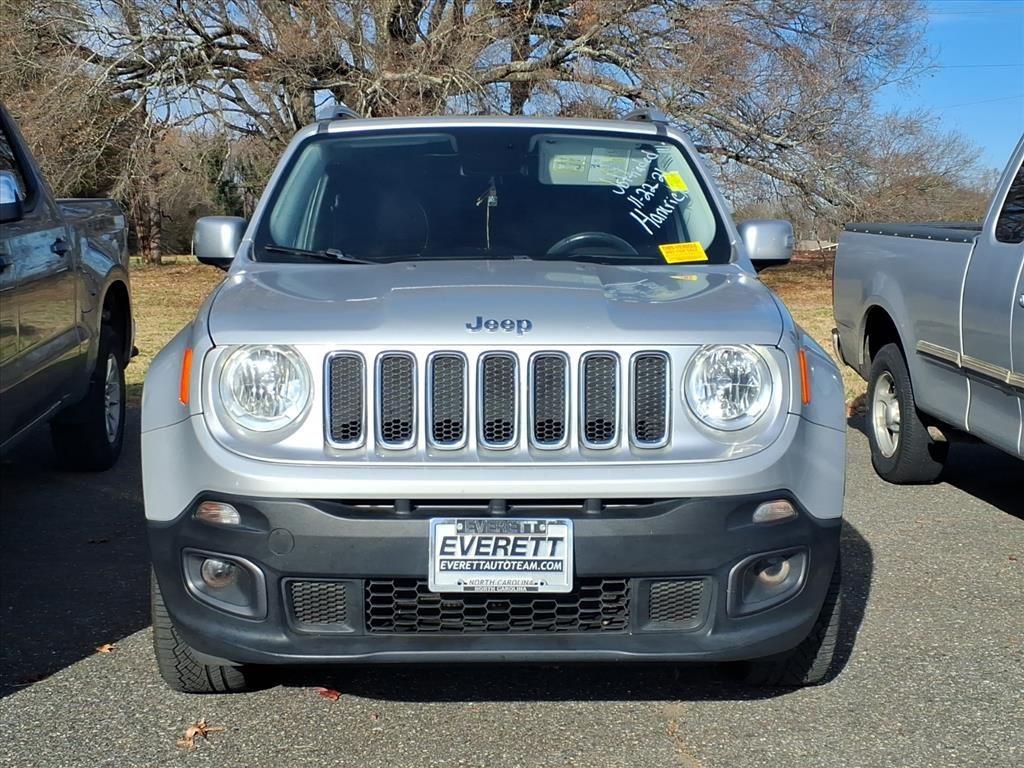 2016 Jeep Renegade Limited photo 2
