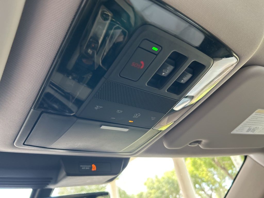 2025 Mitsubishi Outlander Black Edition photo 46