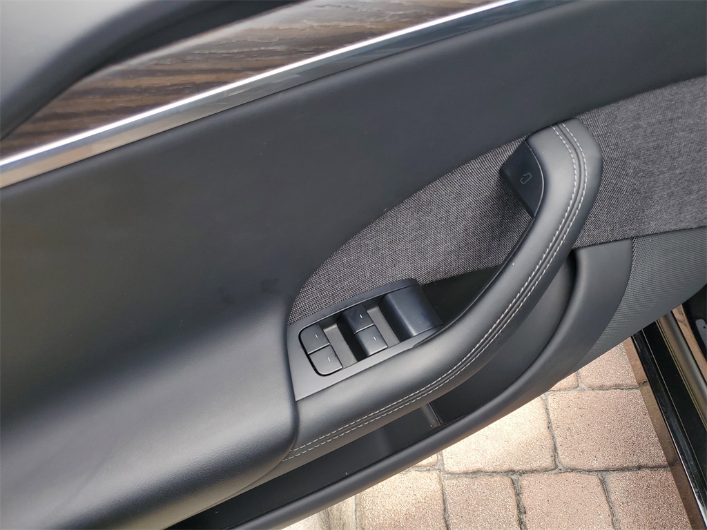 2022 Tesla Model S photo 17