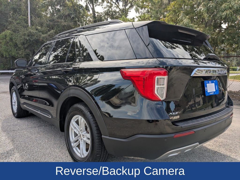 2022 Ford Explorer XLT photo 3