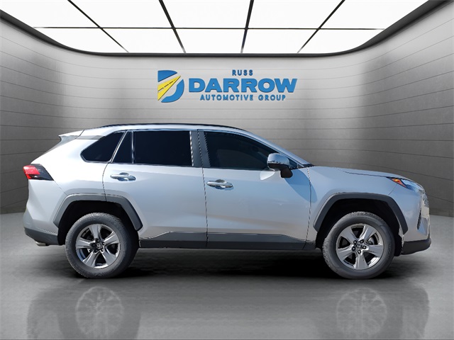 2024 Toyota RAV4 XLE photo 3