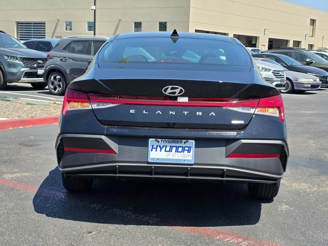 New 2025 Black Hyundai Blue image 6