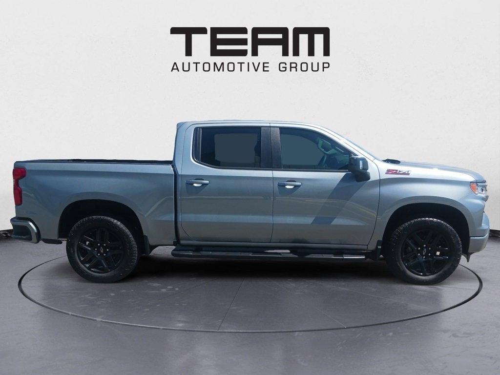 2025 Chevrolet Silverado 1500 RST photo 8