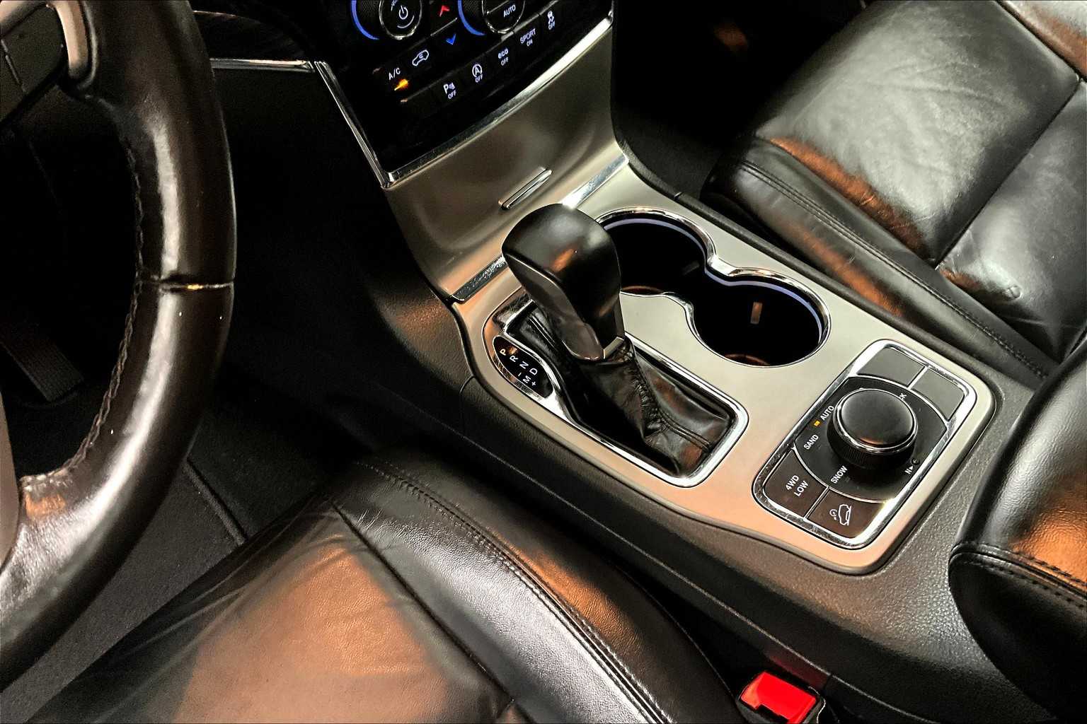 2020 Jeep Grand Cherokee Limited photo 12