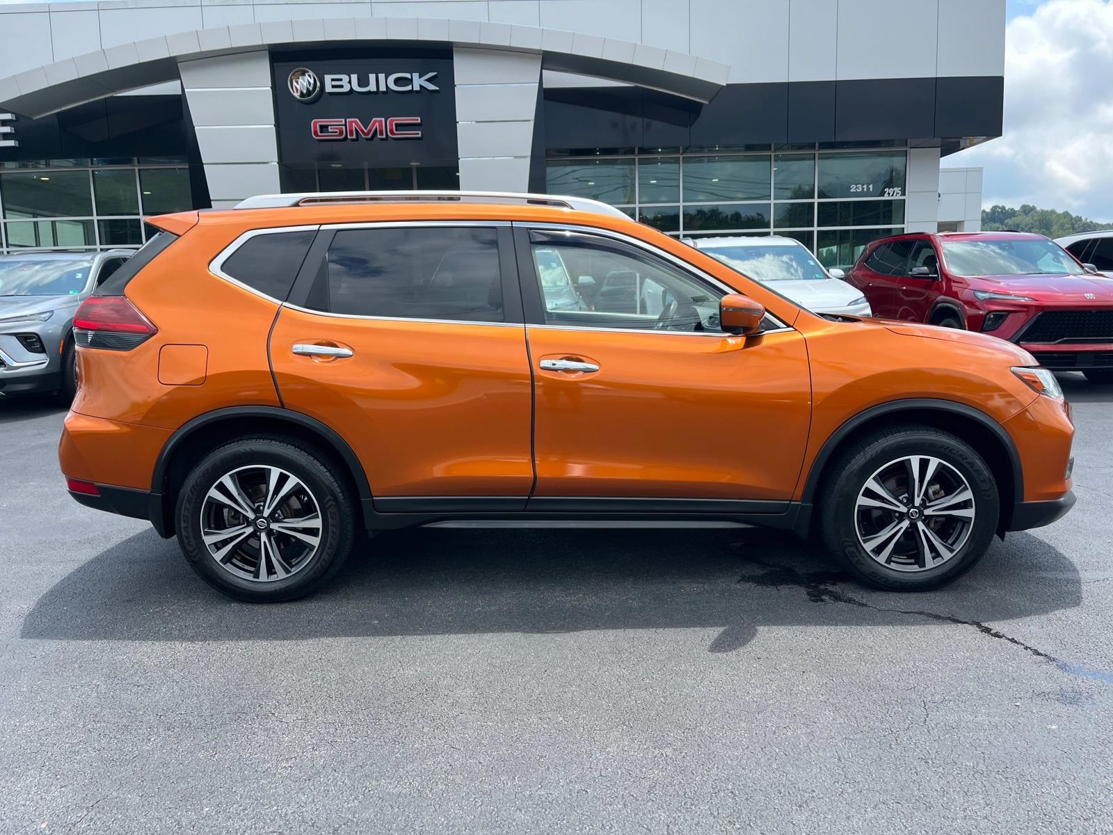 Used 2019 Nissan Rogue SV with VIN JN8AT2MV4KW384270 for sale in Bristol, VA
