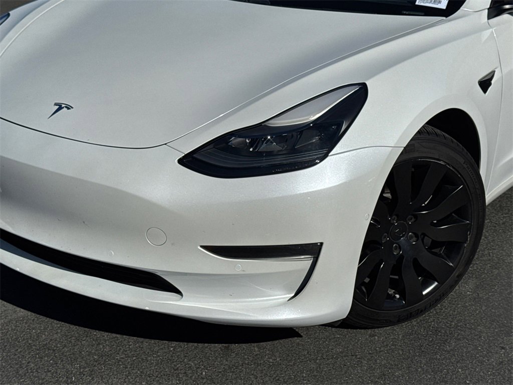 2021 Tesla Model 3 Standard Range Plus photo 2