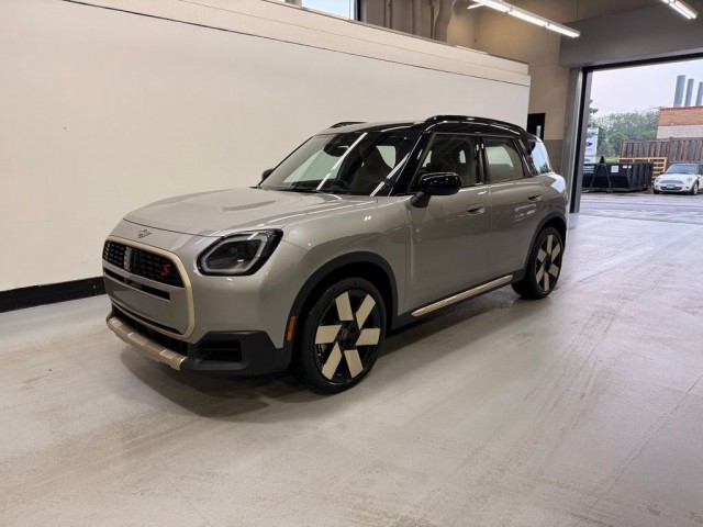 New 2025 MINI COUNTRYMAN SIGNATURE PLUS Sport Utility Vehicle in