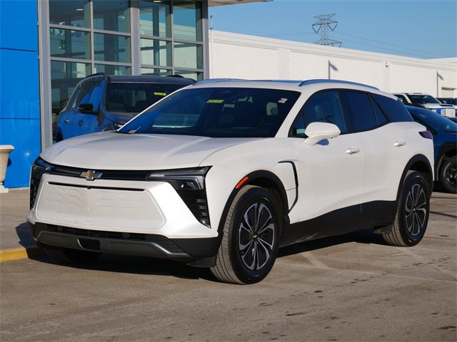 Used 2024 Chevrolet Blazer EV LT with VIN 3GNKDBRJ4RS224843 for sale in Roseville, Minnesota