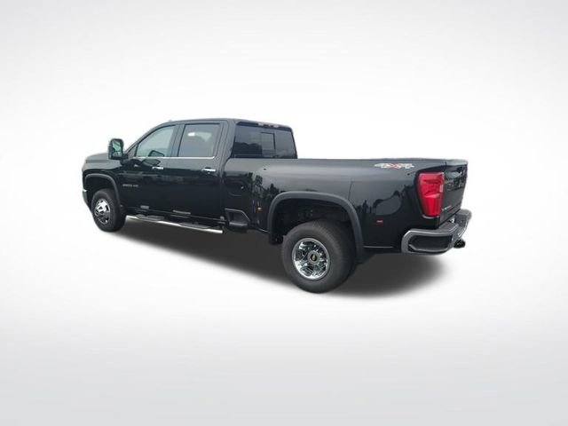 2023 Chevrolet Silverado 3500HD LTZ photo 3