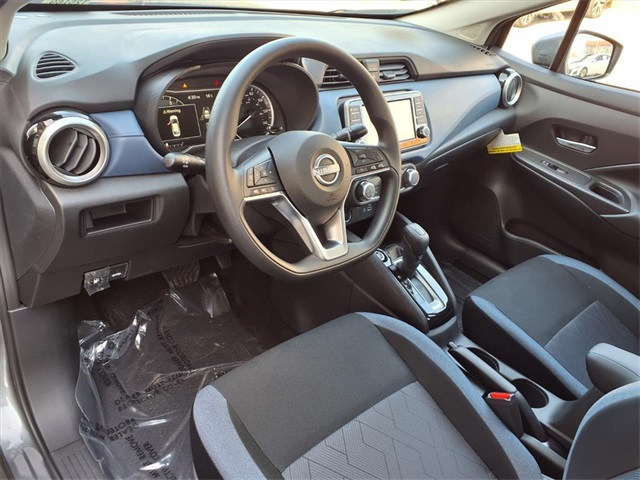 2025 Nissan Versa SV photo 12