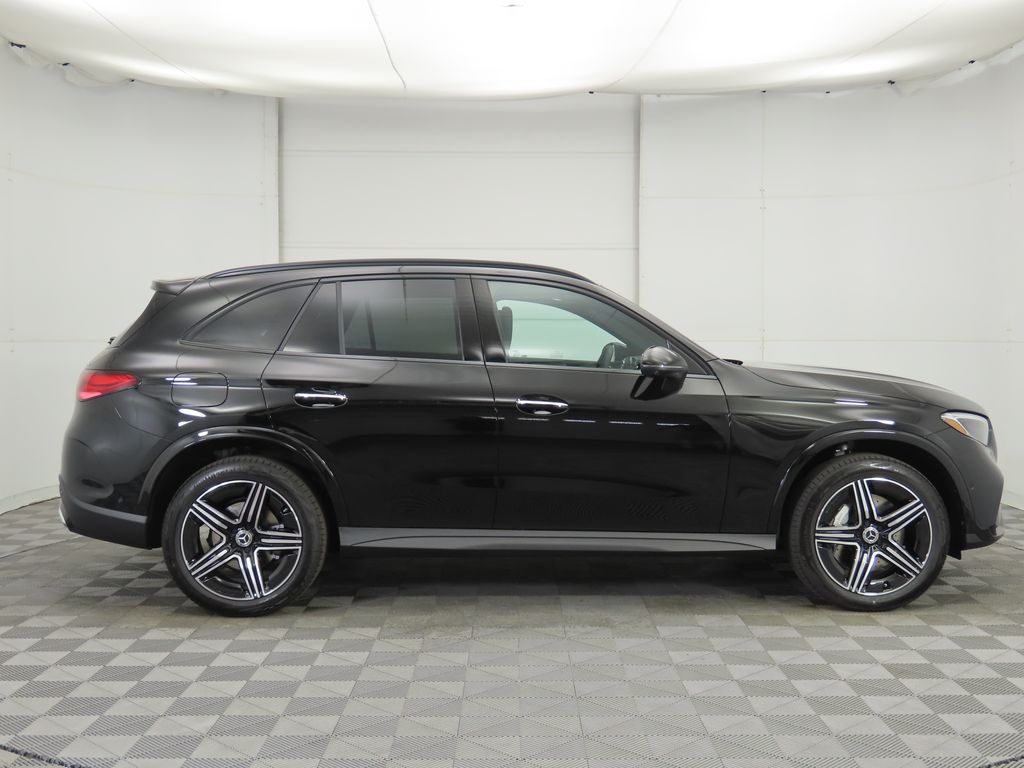 2026 Mercedes Benz GLC 300 4MATIC photo 3