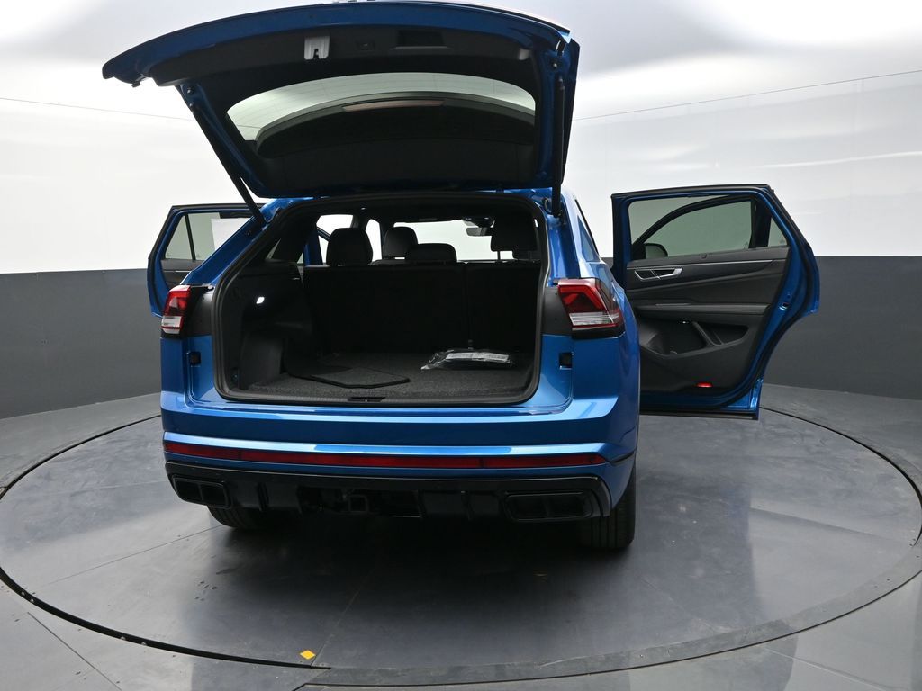 2025 Volkswagen Atlas Cross Sport SEL R-Line photo 28