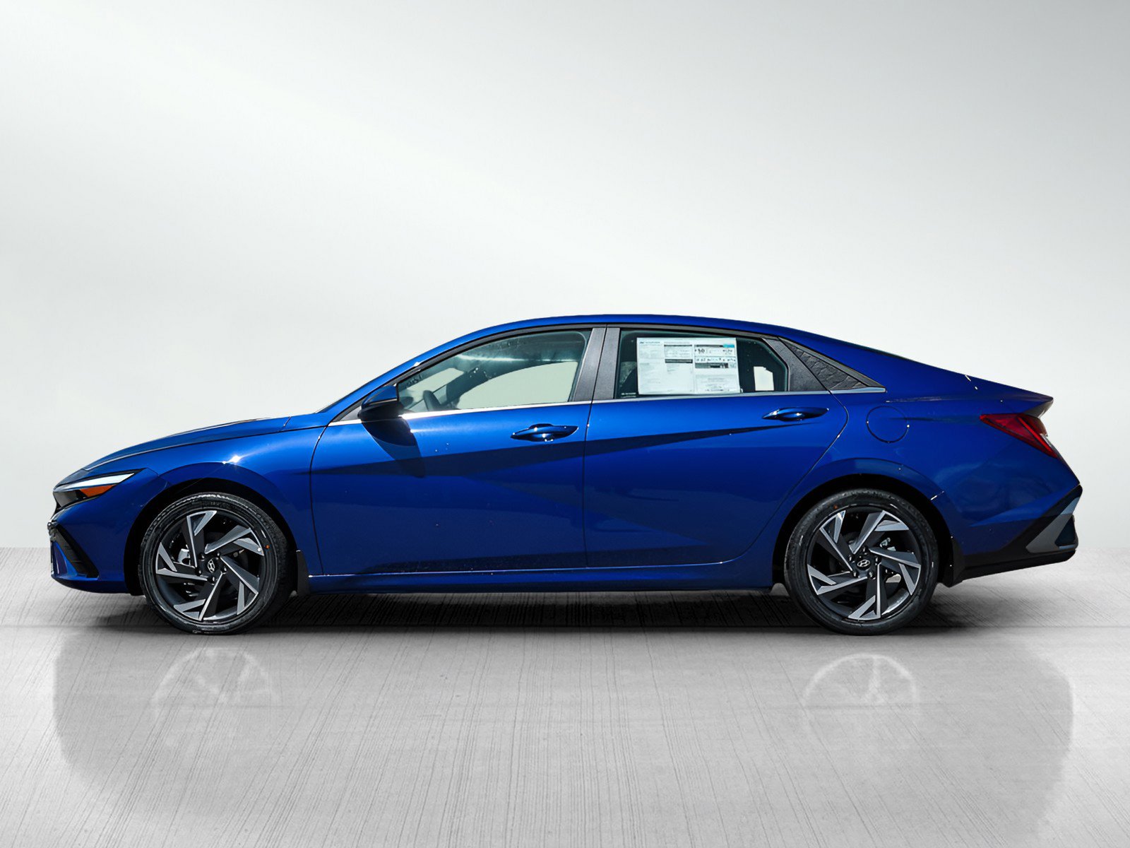 2025 Hyundai Elantra Hybrid Limited photo 3
