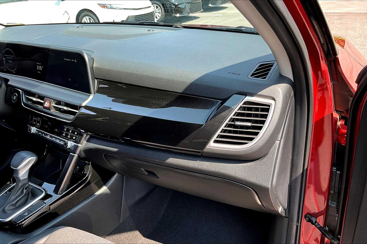 2024 Kia Seltos S photo 13
