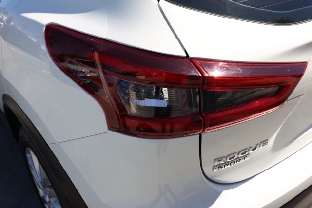 2022 Nissan Rogue Sport S photo 6