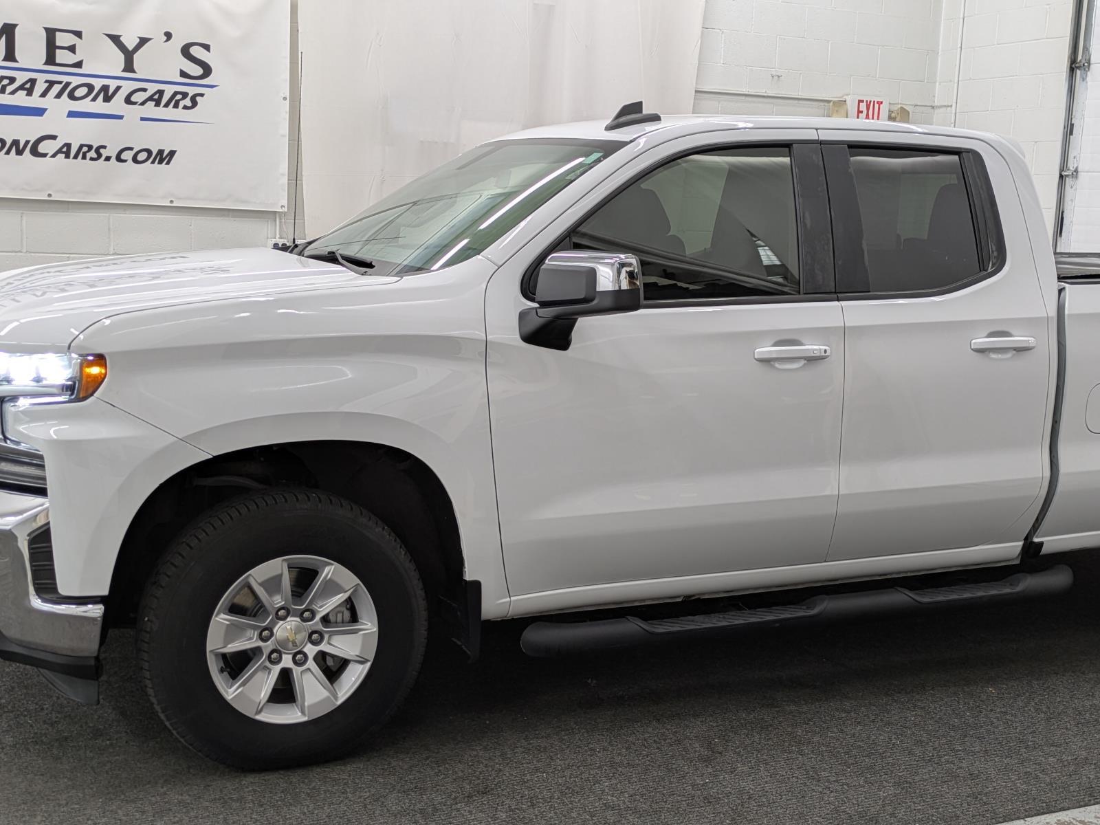 2021 Chevrolet Silverado 1500 photo 2