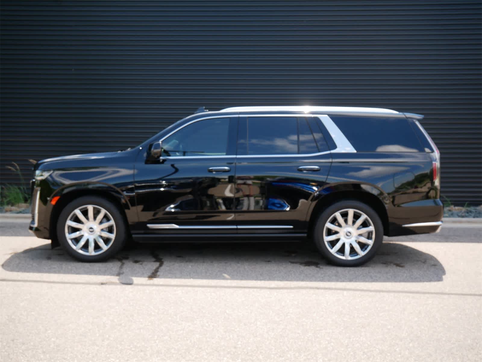 Used 2023 Cadillac Escalade Premium Luxury Platinum with VIN 1GYS4DKL4PR527938 for sale in Saint Paul, Minnesota