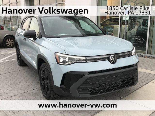 2026 Volkswagen Taos SE Black's photo