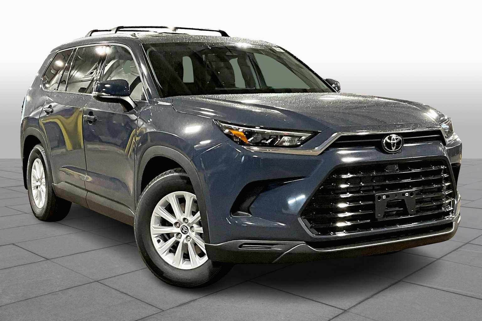 2025 Toyota Grand Highlander XLE photo 2