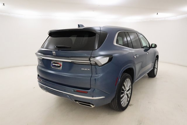 2025 Buick Enclave Avenir photo 3