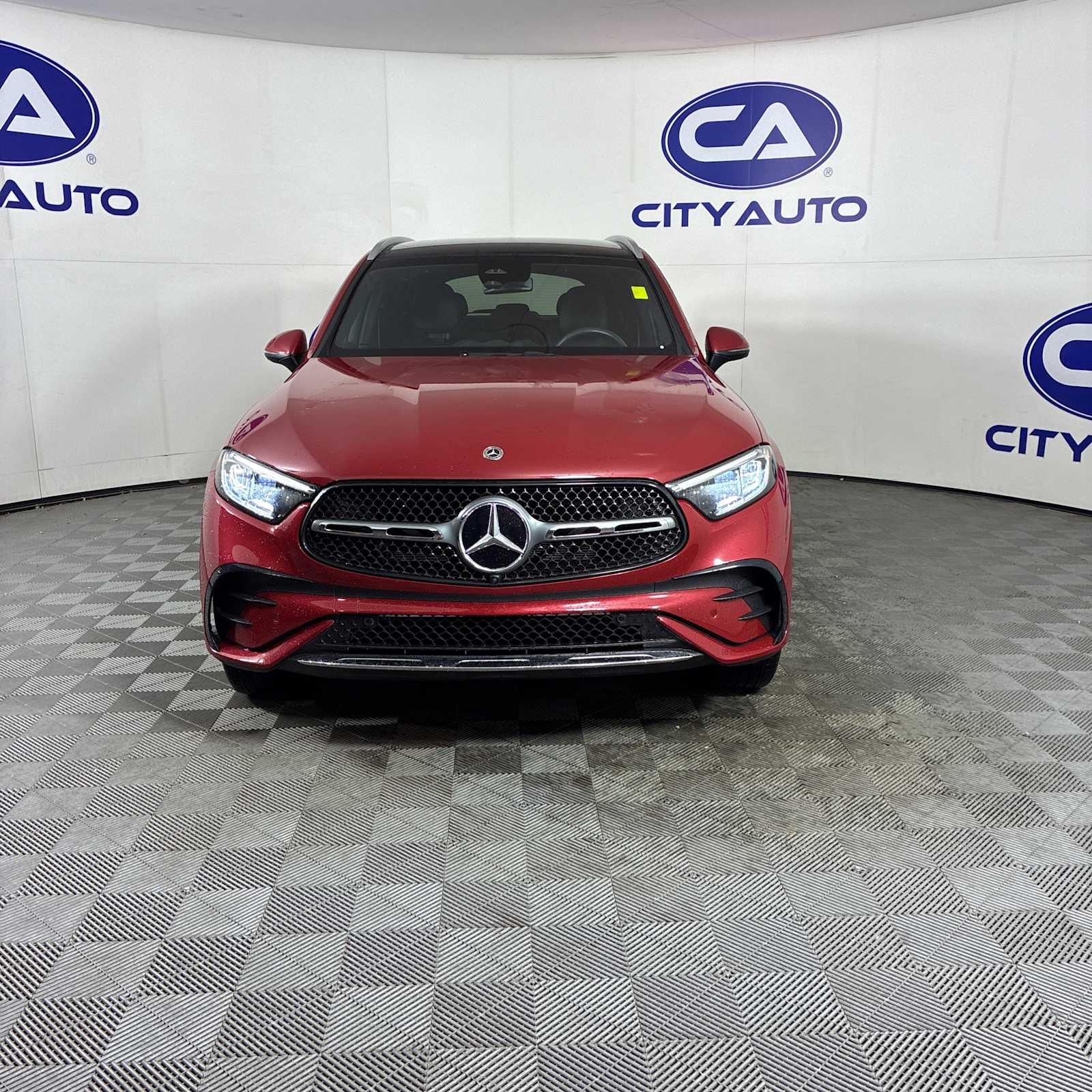 2024 Mercedes Benz GLC 300 4MATIC photo 2