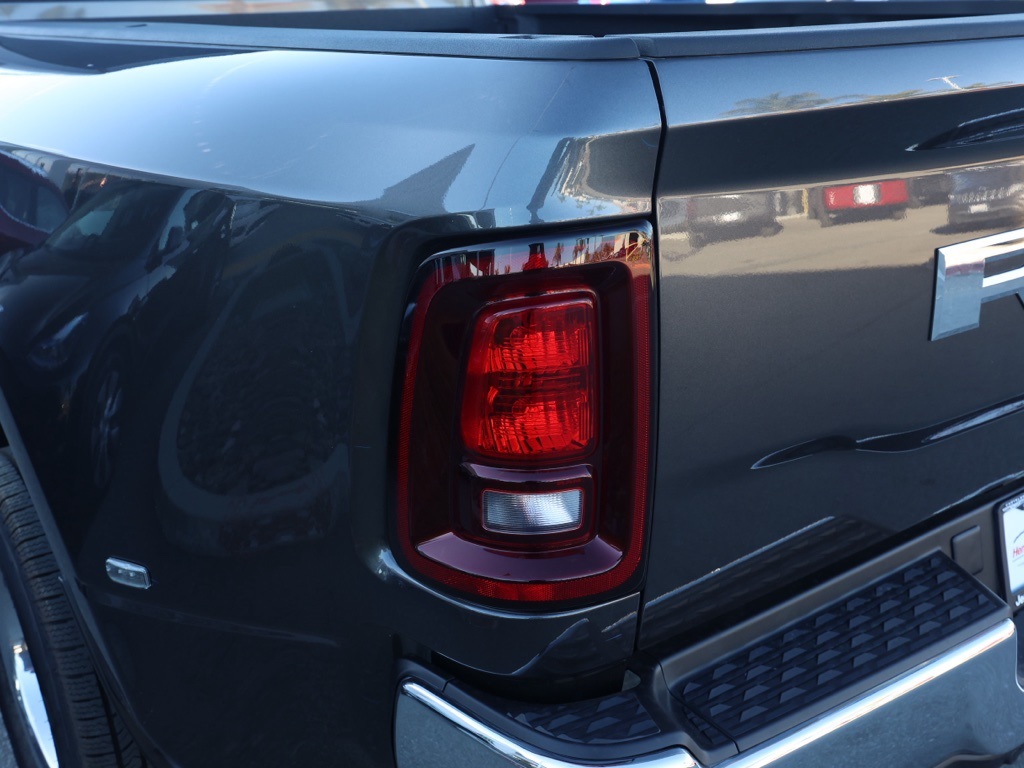 New 2026 Granite Crystal Metallic Clear-Coat Exterior Paint RAM Tradesman image 6