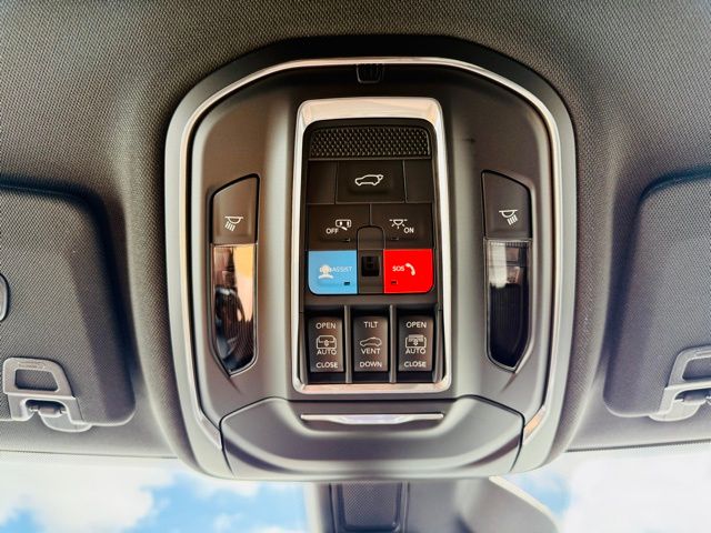 2025 Jeep Grand Cherokee Limited photo 11