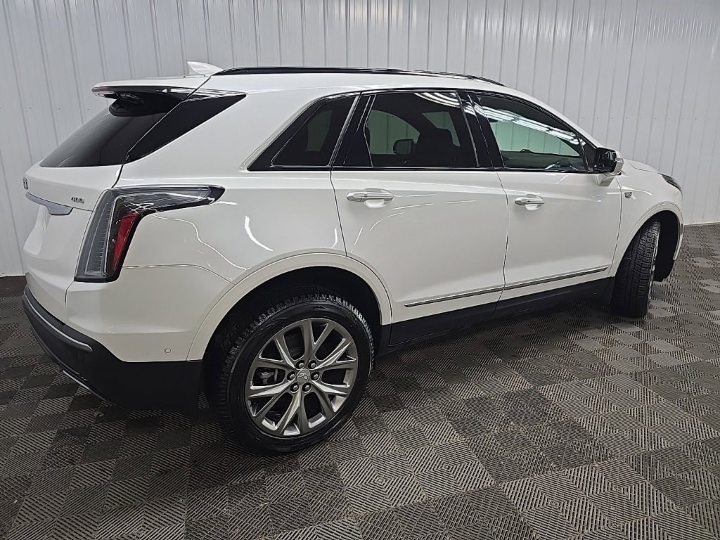 2021 Cadillac XT5 Sport photo 2