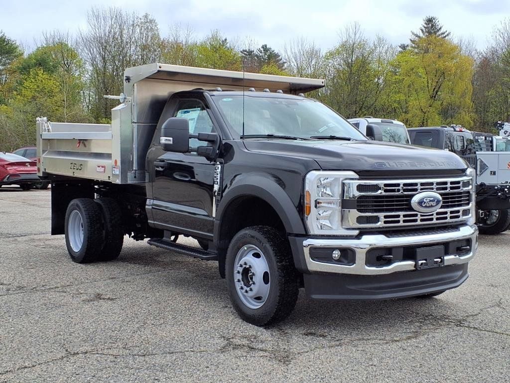 2025 Ford F-550 Super Duty Chassis Cab XL's photo