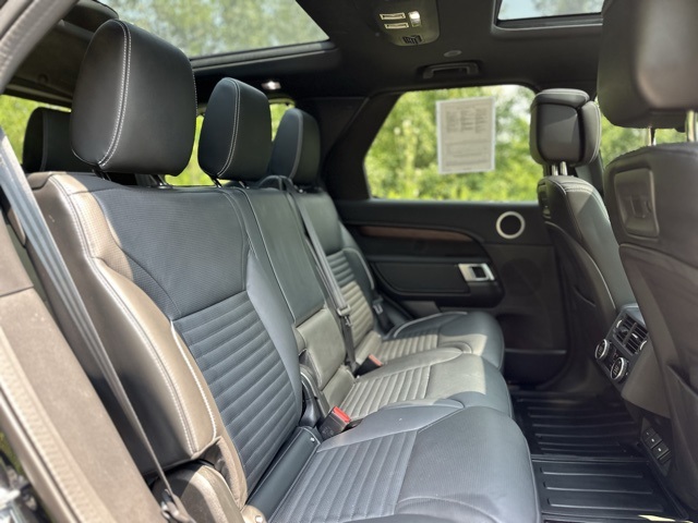 2024 Land Rover Discovery SE photo 25