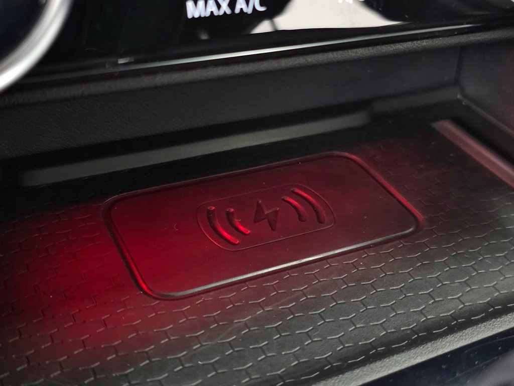 2022 JAGUAR F-PACE - Image 29