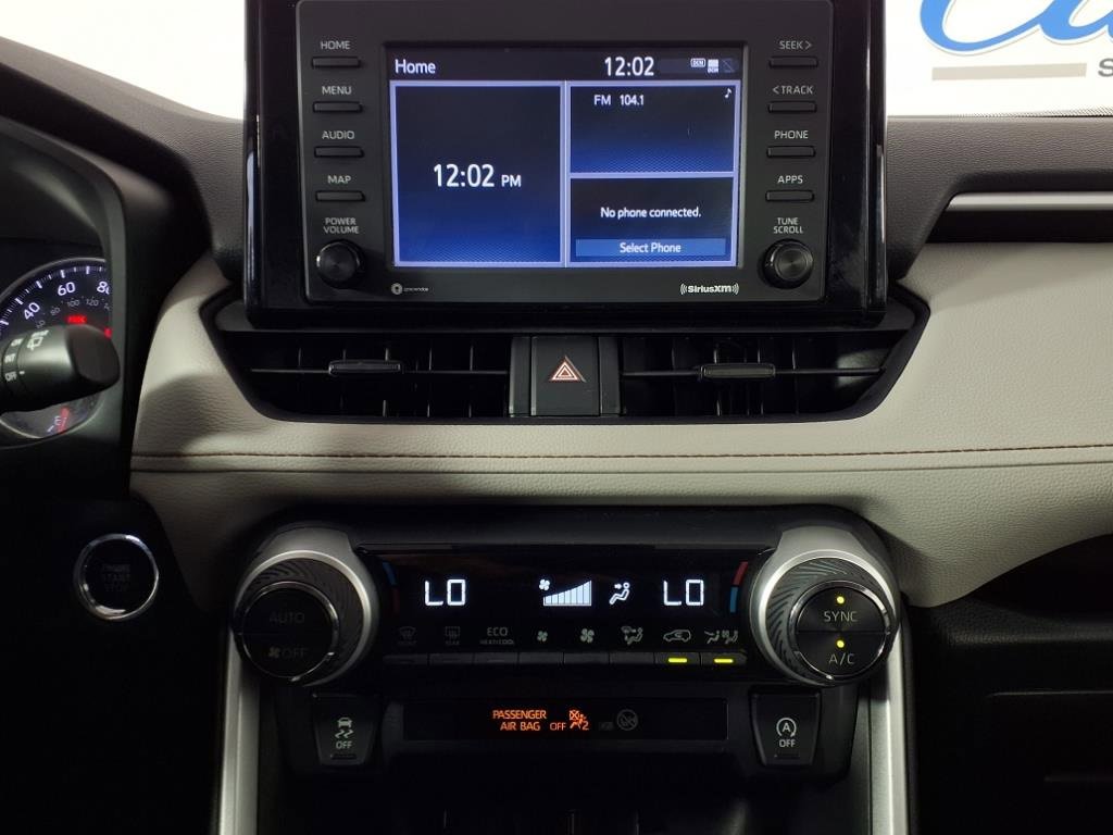 2021 Toyota RAV4 XLE photo 13