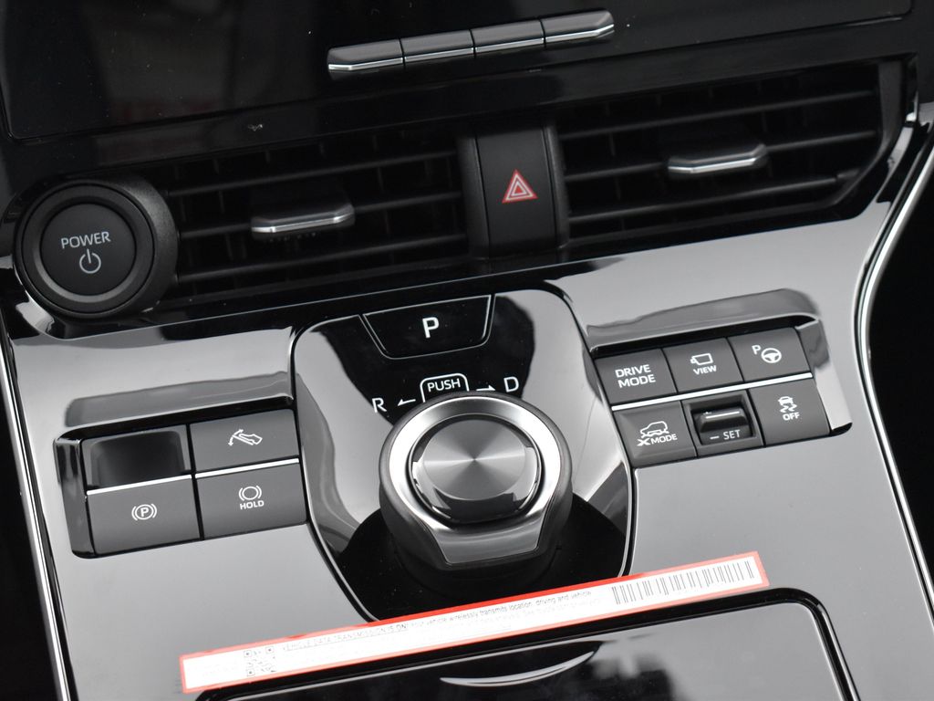 2025 Subaru Solterra Limited photo 17