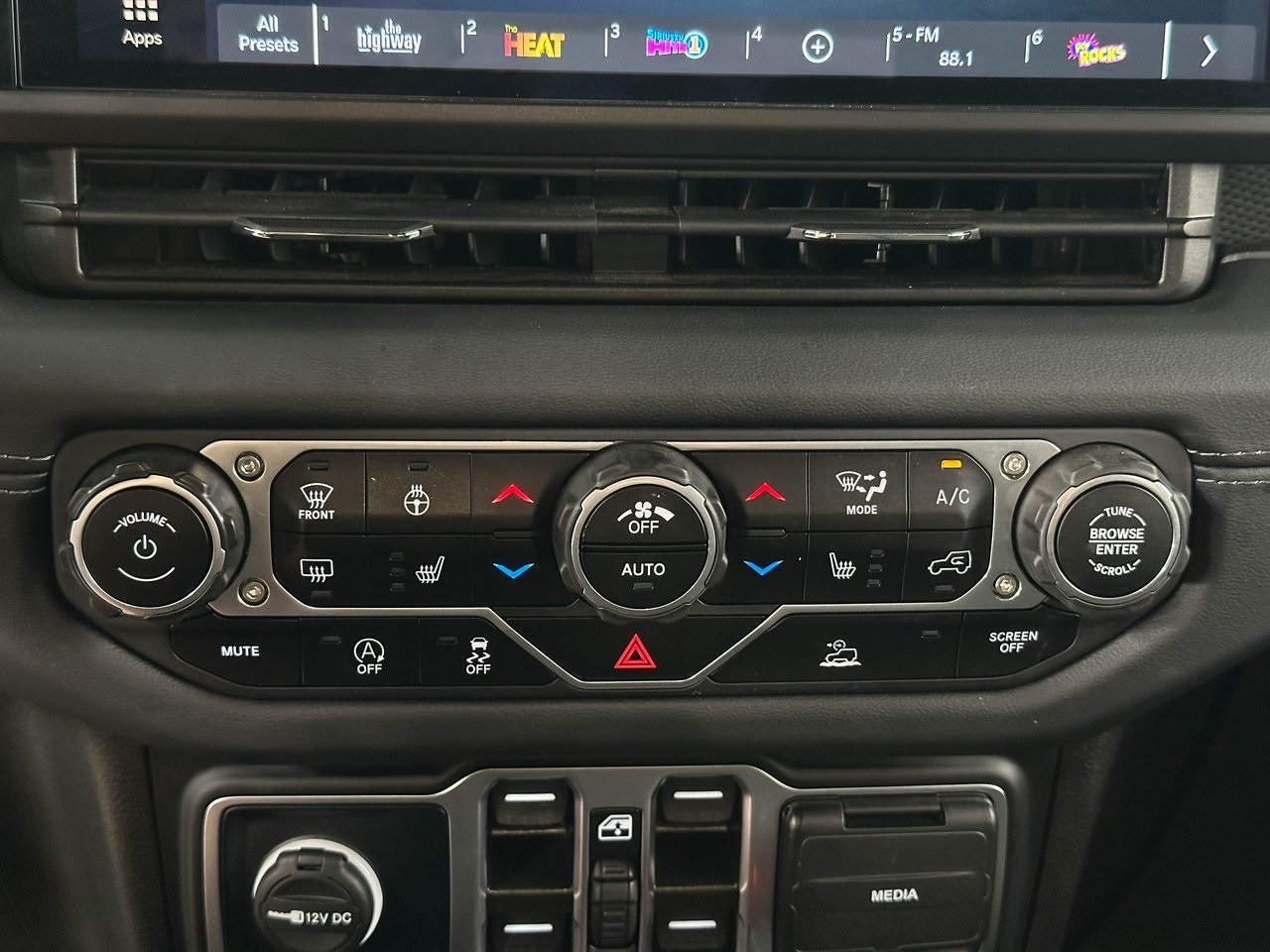 2024 Jeep Gladiator Rubicon photo 12