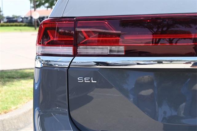 2025 Volkswagen Atlas SEL photo 4