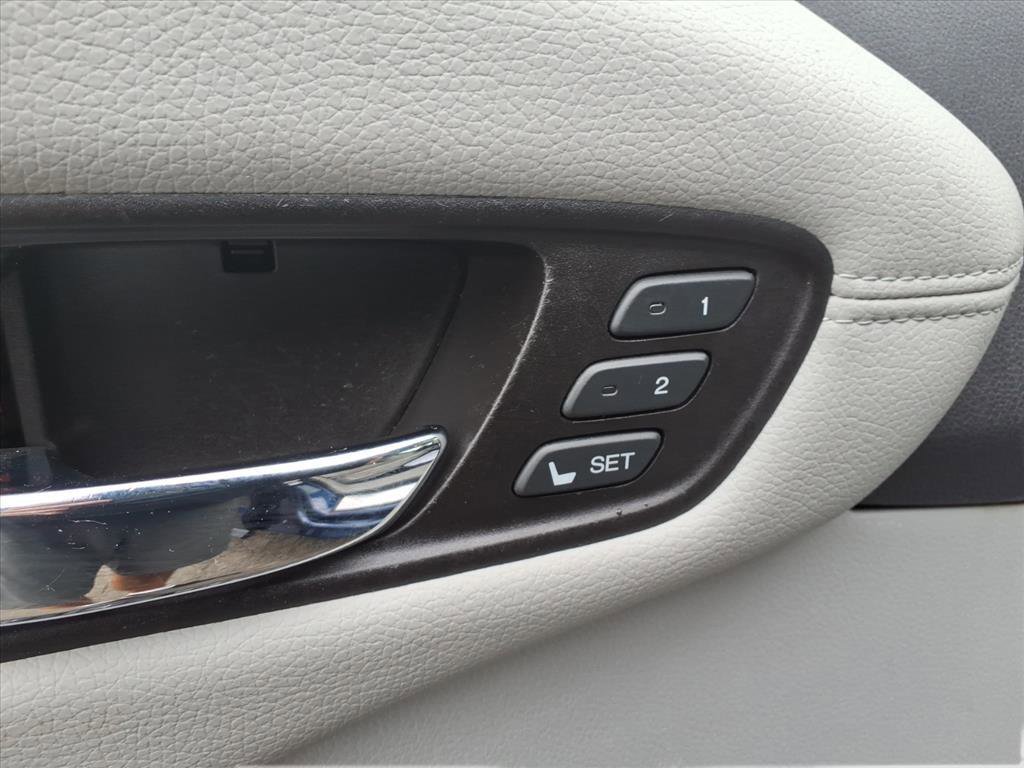 2016 Acura RDX Technology Plus photo 16