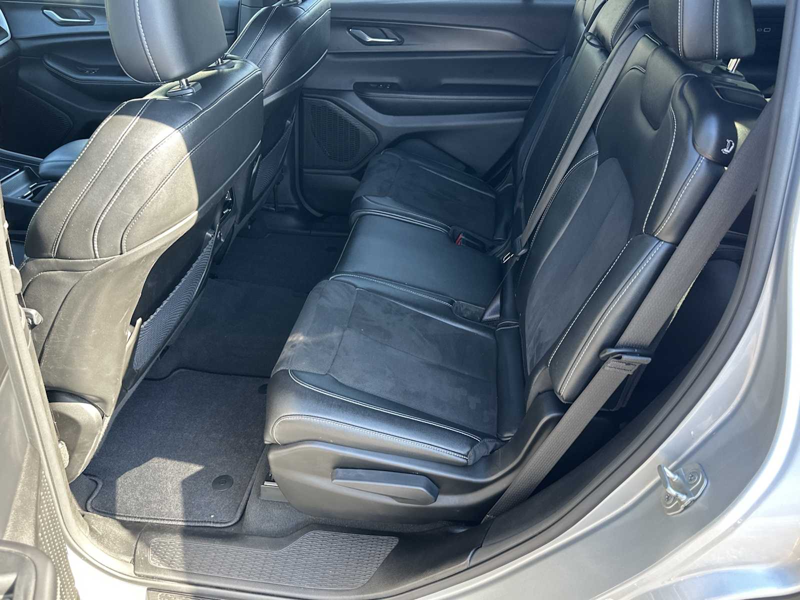 2024 Jeep Grand Cherokee Altitude photo 18