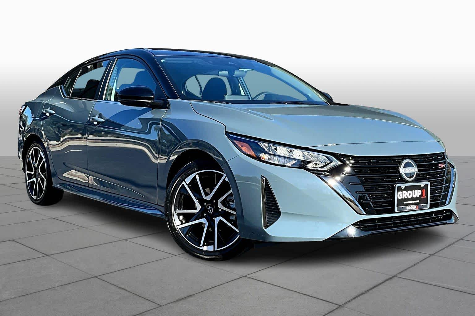 2025 Nissan Sentra SR photo 2