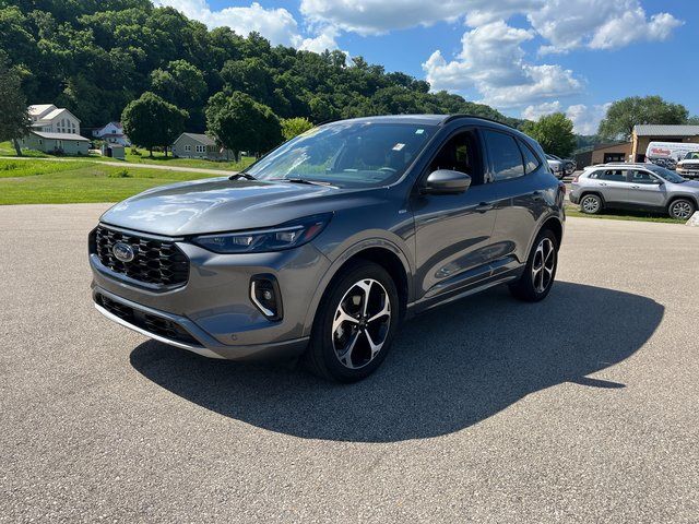 2023 Ford Escape ST-Line Elite's photo