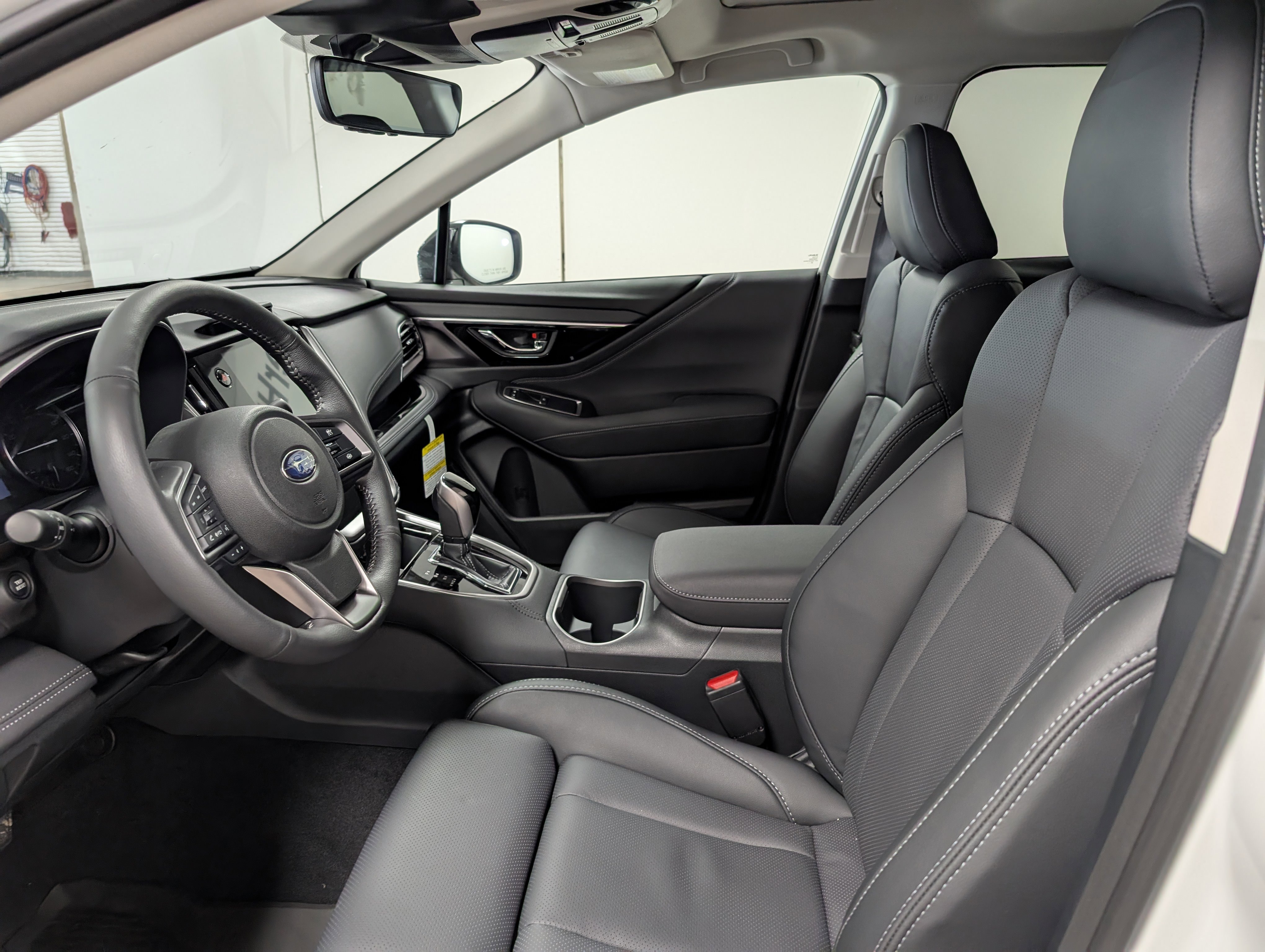 2025 Subaru Outback Limited photo 2